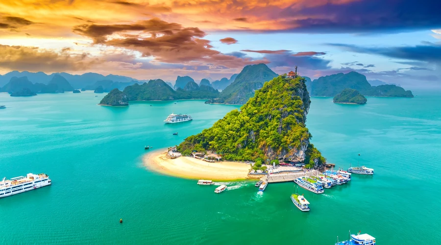 Costa Crociere Asia: templi, skyline moderni e street food